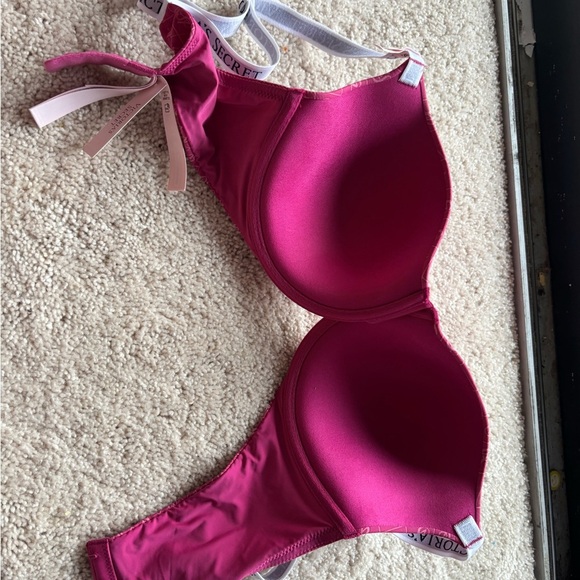 Victoria's Secret Pink T-Shirt Bra with Underwire Support - Picture 3 of 4